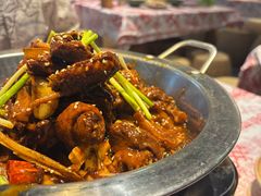 网红稻田黑鸭煲-耙吉吉川味小酒馆(本地人回头店)