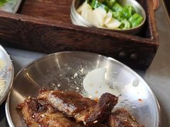 -围炉肉舍•炭烤活鳗•丹东海鲜烤肉(步行街店)