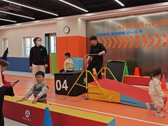 -悦动体能篮球羽毛球网球(三里河店)