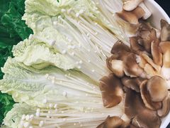 -红鼎豆捞·非遗鲍皇汤火锅(宝丰路店)