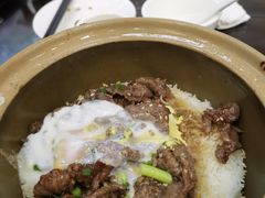 窝蛋牛肉饭-红星光发煲仔饭(文海店)