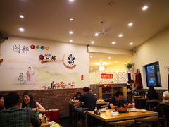 大堂-超越炭火牛蛙火锅鸡(河东店)