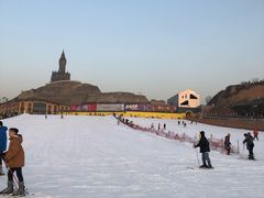 -采薇庄园四季滑雪场
