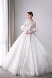 -Lady  Jane高端婚纱礼服馆