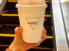 燕麦桂花拿铁-Manner Coffee(芮欧百货店)