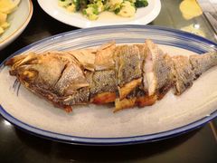 蒜香鲈鱼-鲁菜根·泰山菜(普照店)