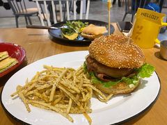 德国盘肠汉堡-HELLO 27 意面·沙拉·帕尼尼