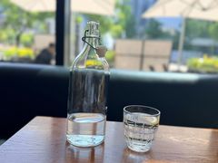 -Two Birds One Stone·一石二鸟(诚品生活店)