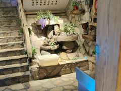 -老牌坊云南鱼豆花火锅(爱建店)
