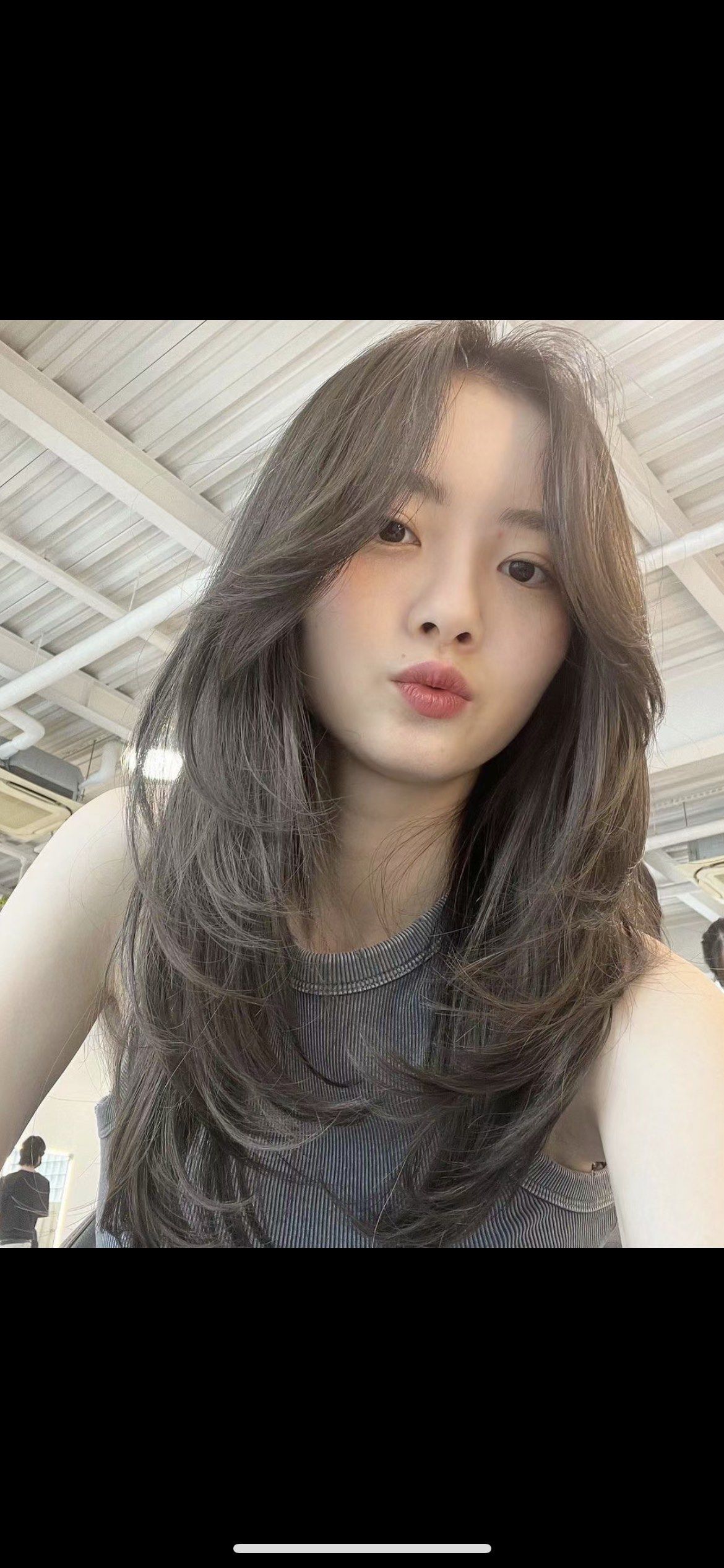 发型看起来慵懒随意无需打理就可以拥有的一款发型#女生中长发发型