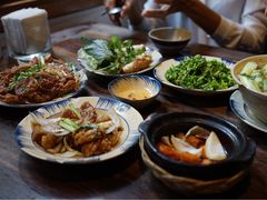 -Cuc Gach Quan Restaurant