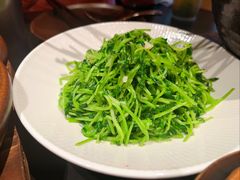 炝炒豌豆苗-纯阳•六两酒馆