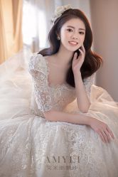 -艾米丽婚纱礼服