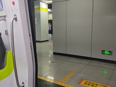 -麦当劳(合肥南站候车层)