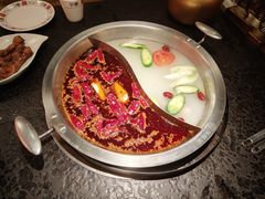 猪大骨棒汤鸳鸯锅-山城棒棒军手作火锅·天花板手撕水牛鲜毛肚(北京店)