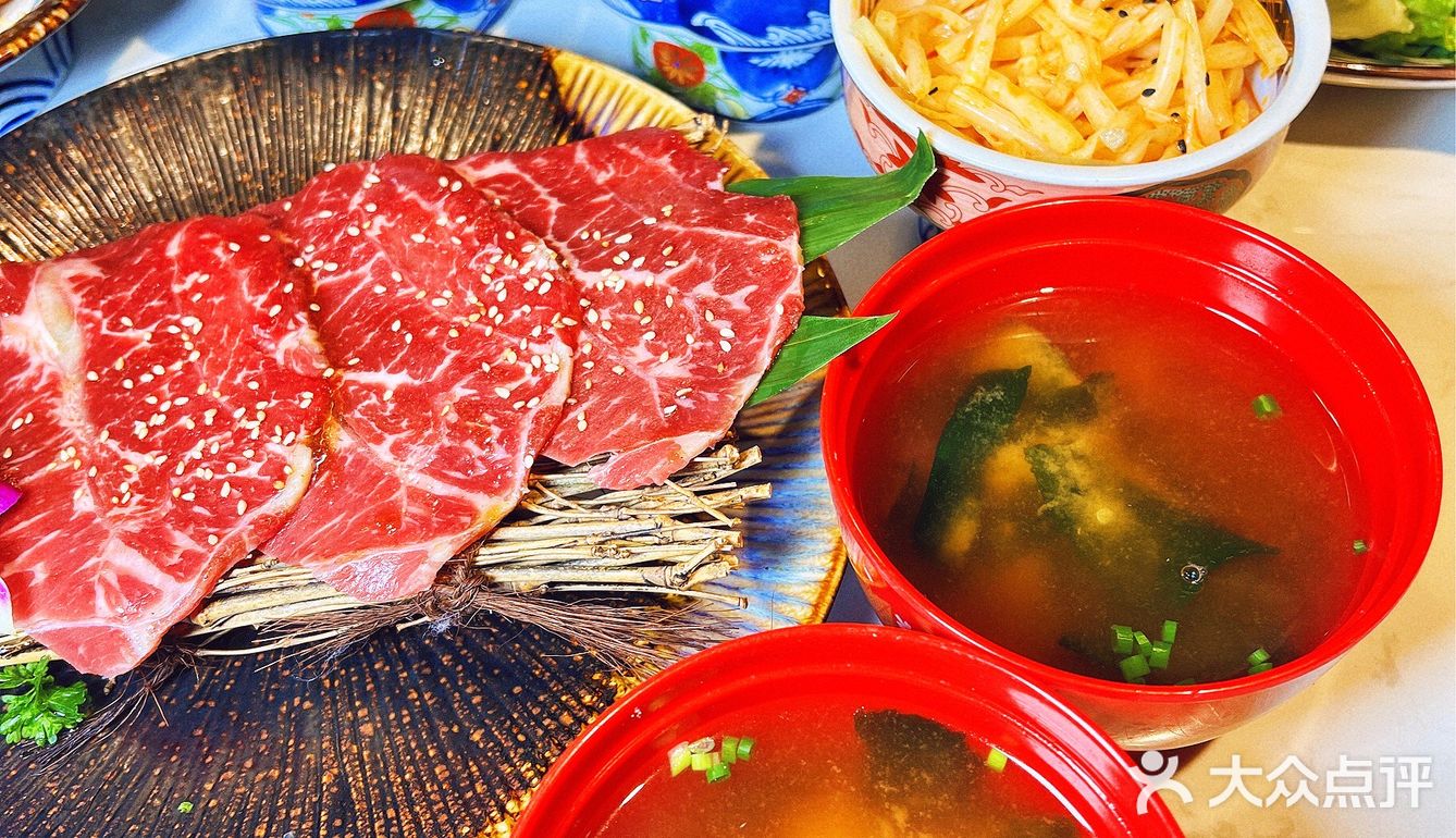 这家性价比超高的烧肉，值得排队来打卡就餐！