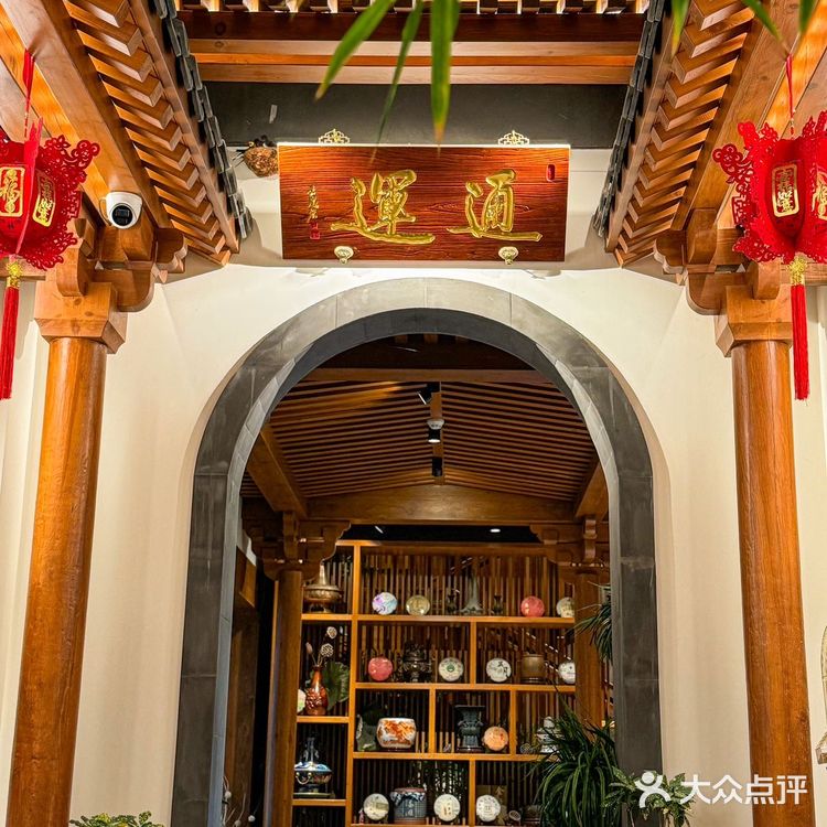 漂亮姐姐请吃饭，创意火锅炫炫炫