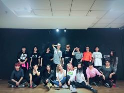 点击看大图 -TOMBOY爵士舞韩舞舞社