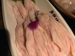 -老牌坊云南鱼豆花火锅(哈西万达店)
