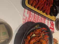 -肥肥虾庄·金牌油焖大虾(汉街SKP店)