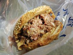 烧饼夹烧牛羊肉-老爆肚满五香烧牛羊肉