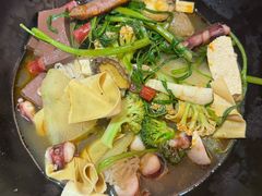 -万记麻辣烫国展总店