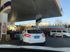 -中国能源朝平加油站