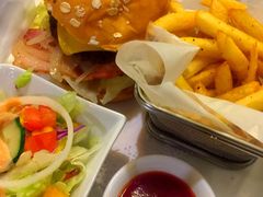 1/5磅牛肉培根起司汉堡-遇见西木美式餐厅(体育路店)