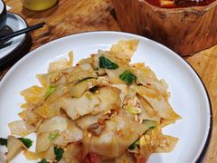 -老滇山寨•云南特色菜•地方菜•民族风情歌舞表演(金碧店)