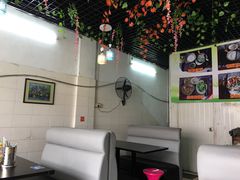 大堂-荣记煲仔饭(高庙路店)