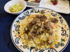碎肉手抓饭-伊带伊路新疆美食府(呼家楼店)