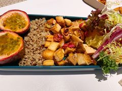 百香果鸡肉沙拉-露露家咖啡店