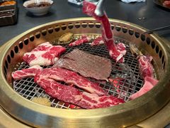 -铭牛烧肉·和牛海鲜自助(高新月牙湖店)