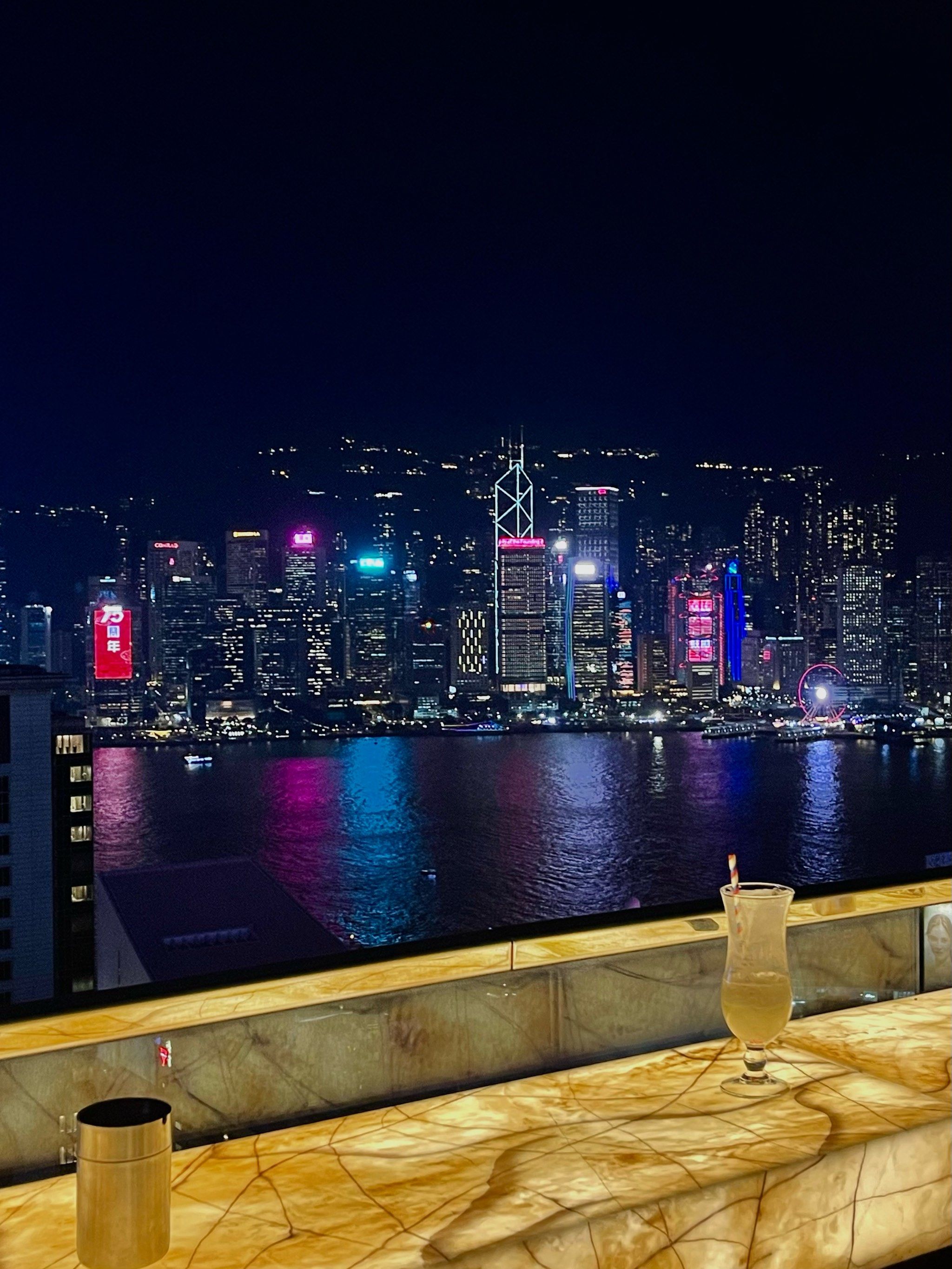 🇭🇰在这里喝最浪漫的酒,看最美的维港夜景