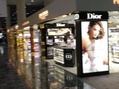 -中免(澳门机场免税店)