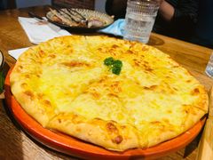 芝士披萨-格鲁·秀色Georgia’s Feast