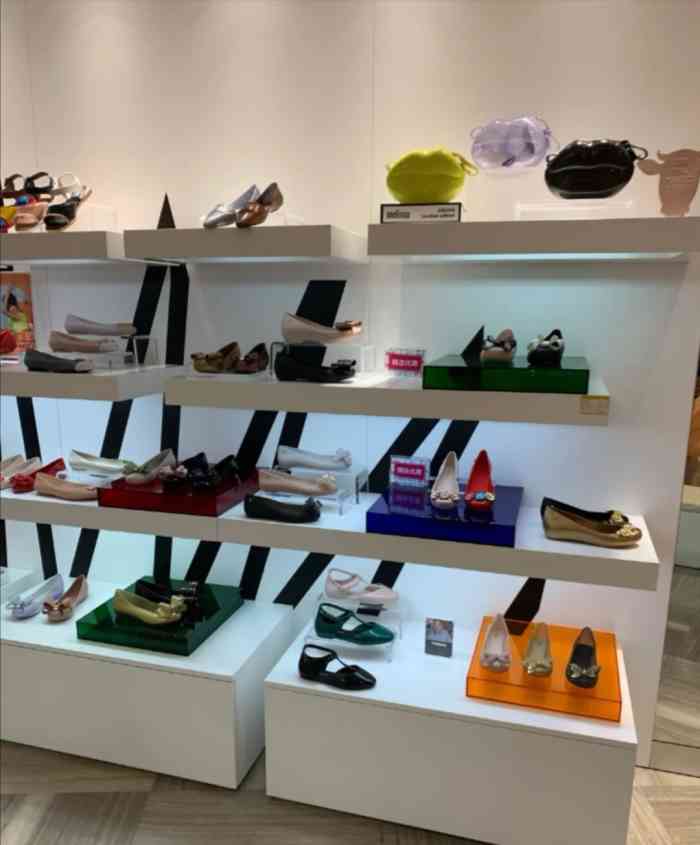 melissa 梅丽莎(金鹰国际购物中心新街口店)-"melissa家的专柜现在在