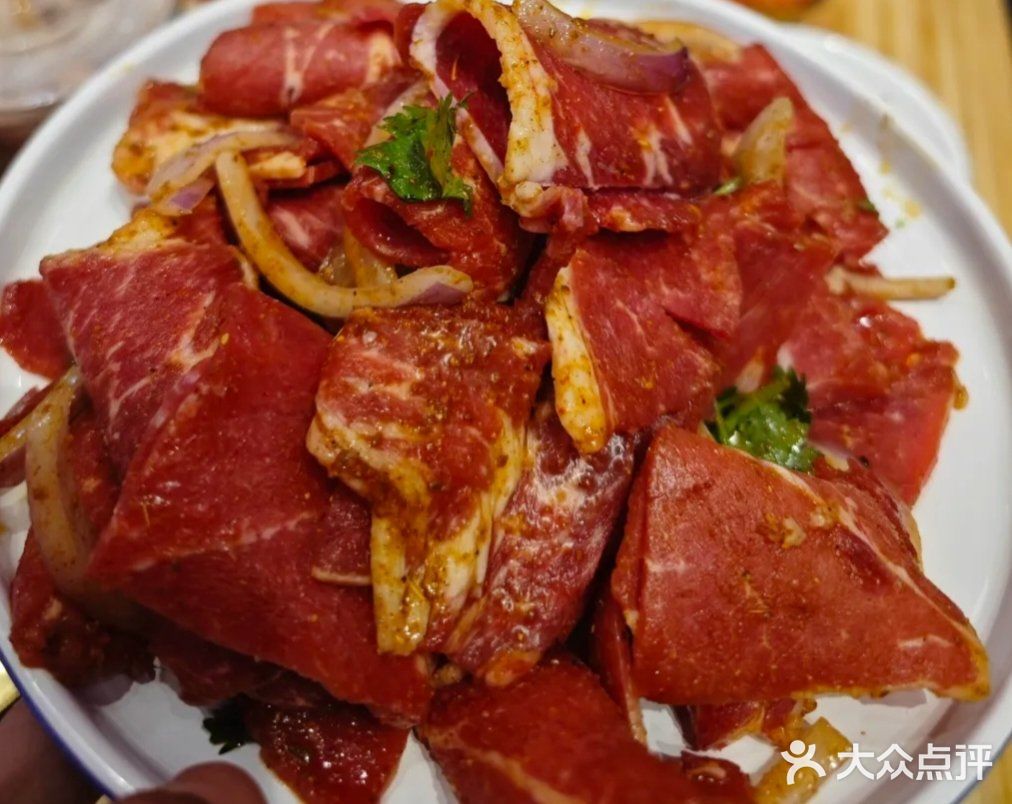 探店大揭秘！肉食控必打卡的烤肉圣地来啦！🥩