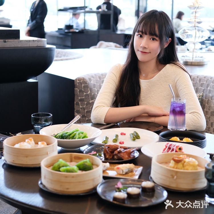 初筵｜上海外滩高颜值江景餐厅☁️