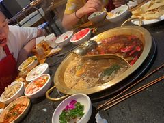-潮火锅·麻辣牛肉火锅(观音桥方圆·LIVE店)