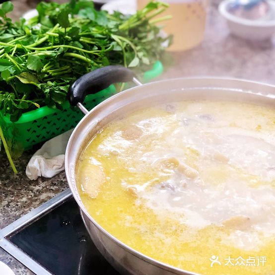 鸣记鸡煲(益民路店)