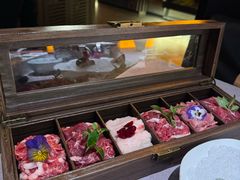 -左庭右院鲜牛肉火锅黑金店(陆家嘴中心店)