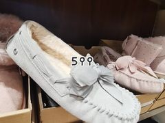 -UGG(燕莎奥特莱斯购物中心店)