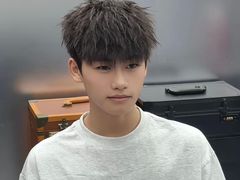 -鸿通城购物中心