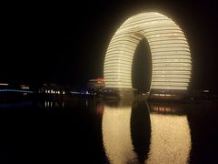 -湖州太湖旅游度假区-月亮广场