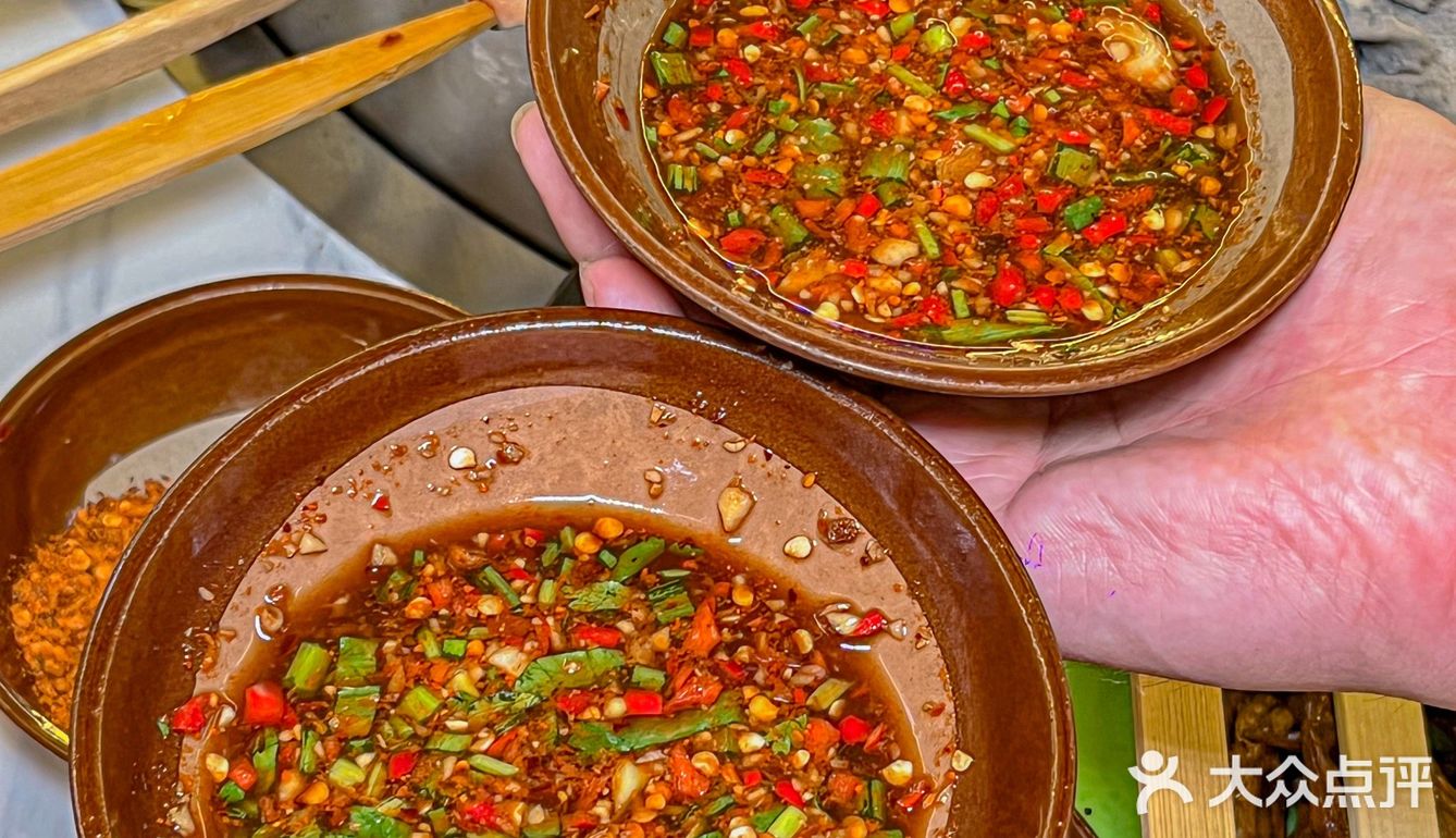 成都超正宗地道的西昌火盆烤肉就在这！