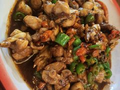 红烧牛蛙-老三样·美食研究中心(世贸路店)