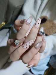 -瞧·享轻奢美甲美睫