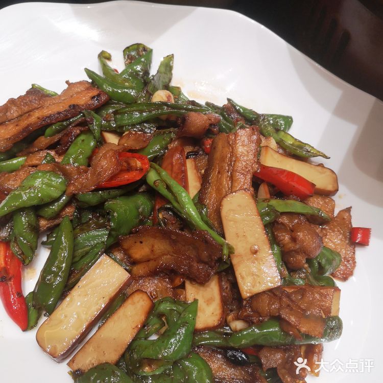 大华区域的本帮菜江浙菜餐馆，在晋元中学初中部对面