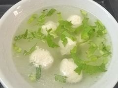 -松树干拌面店